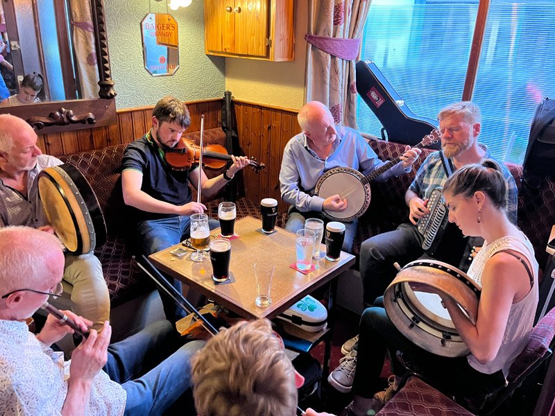 Féile Cheoil Larry Reynolds – A weekend of Traditional Irish Music, Singing, Dancing, Culture & Heritage Féile Cheoil Larry Reynolds - A weekend of Traditional Irish Music, Singing, Dancing, Culture & Heritage